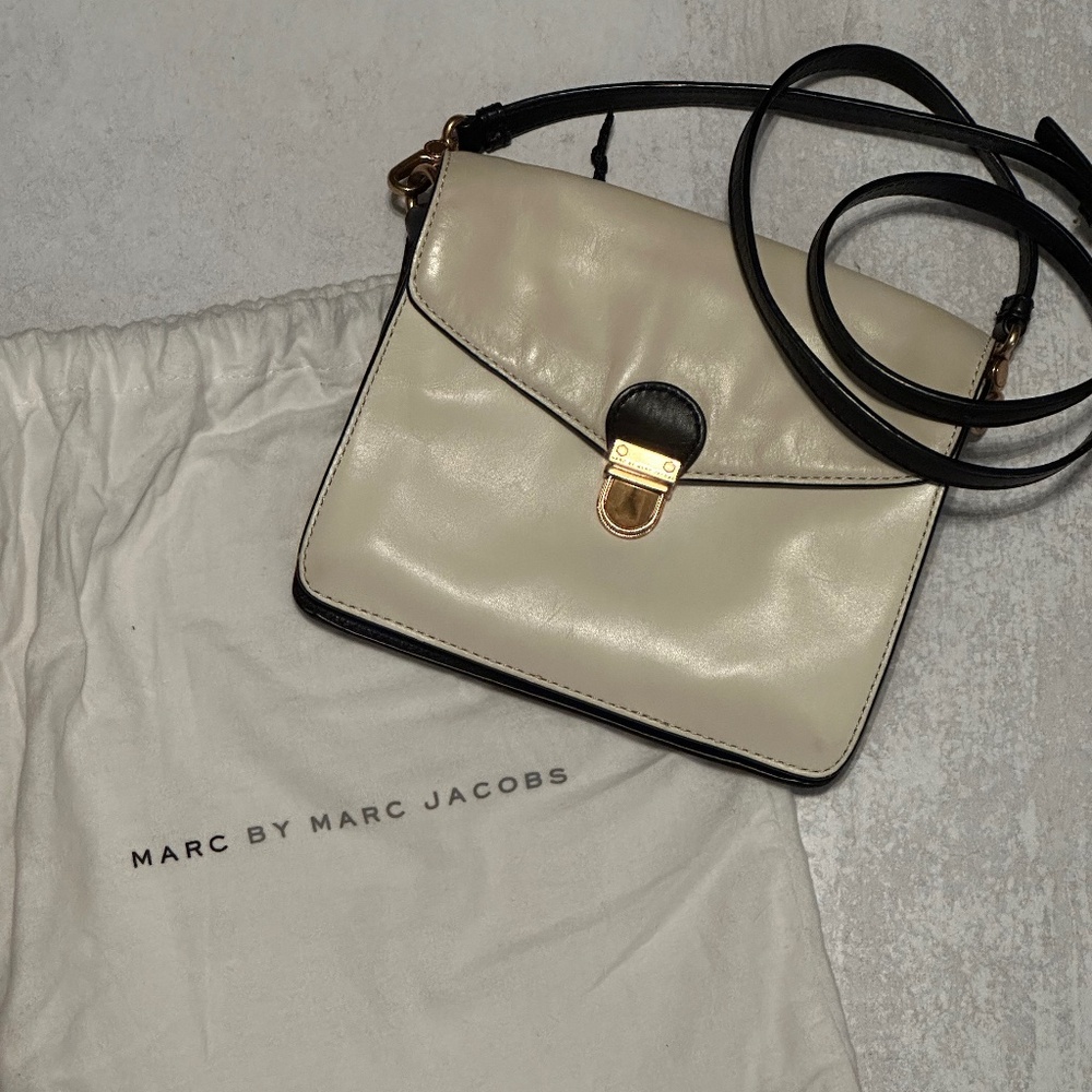 Marc by Marc Jacob Cricket Shoulder Bag EUC